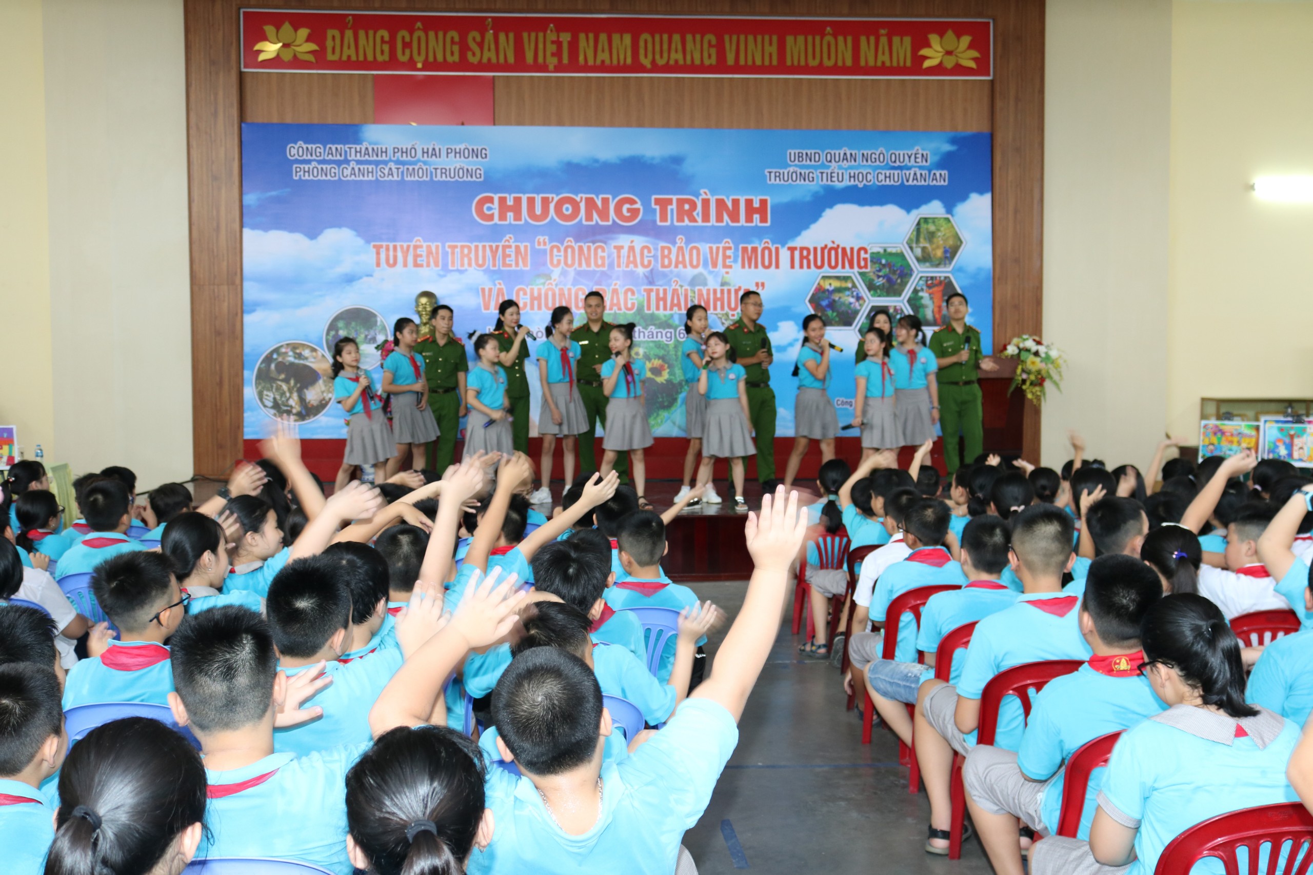 Phòng Cảnh sát Môi trường-CATP: Phối hợp tuyên truyền về chống rác thải nhựa tại Trường Tiểu học Chu Văn An